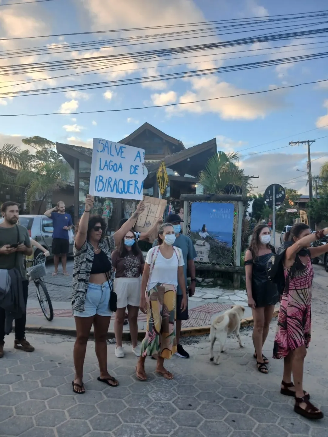Comunidade do Rosa se mobiliza contra esgoto irregular e cobra proteção da Lagoa da #Ibiraquera