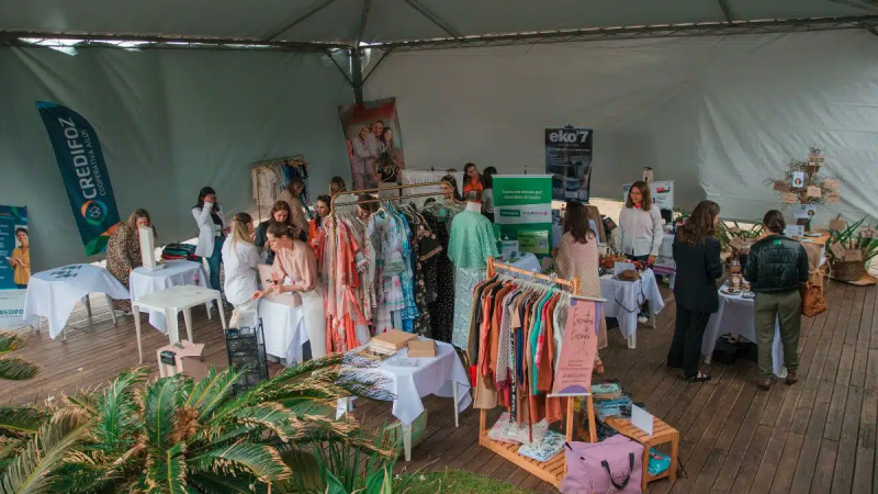 Evento “Mulheres na Praça” promove diálogo, saúde e cultura no Centro de Garopaba